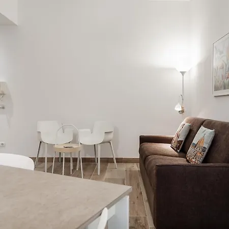 Bright Flat 100 Steps From Ponte Vecchio